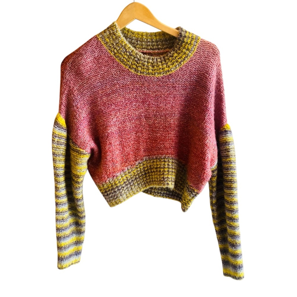 Urban Outfitters Lennon Cropped Sweater - Picture 4 of 8